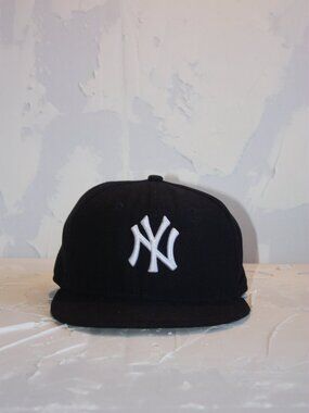 Yankees New Era 59FIFTY Navy Fitted Ball Cap  Size 7 1/4 MLB